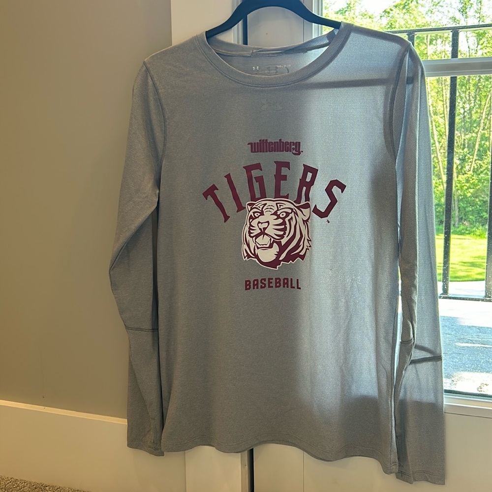 Size Medium Mens Wittenberg Baseball Shirt